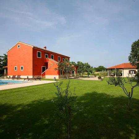 2377 Gostinjska kuća