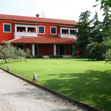 2377 Gostinjska kuća *