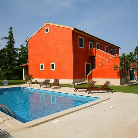 2377 Gostinjska kuća